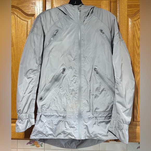 Lululemon Make it Rain Gray Women's Jacket Size 4 - Picture 1 of 10
